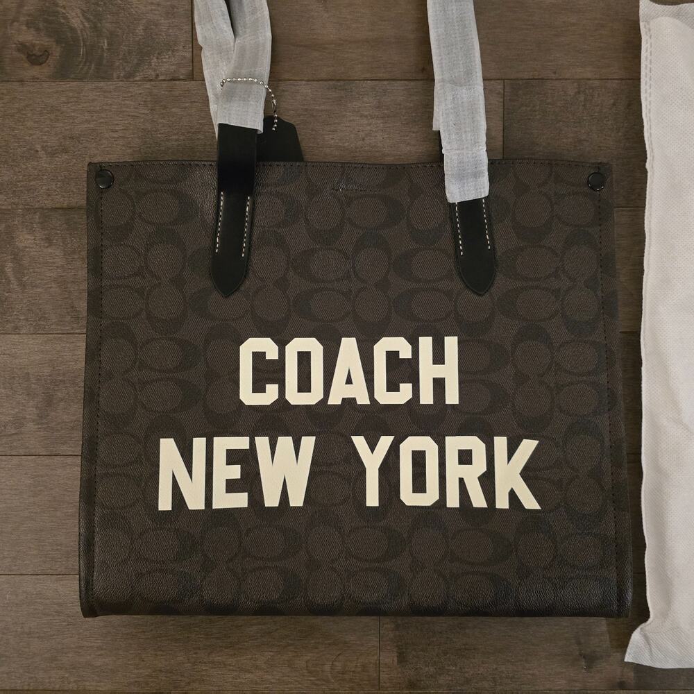 COACH Relay Tote Bag in Signature Canvas with Coach Graphics Women CY806 - Picture 3 of 9